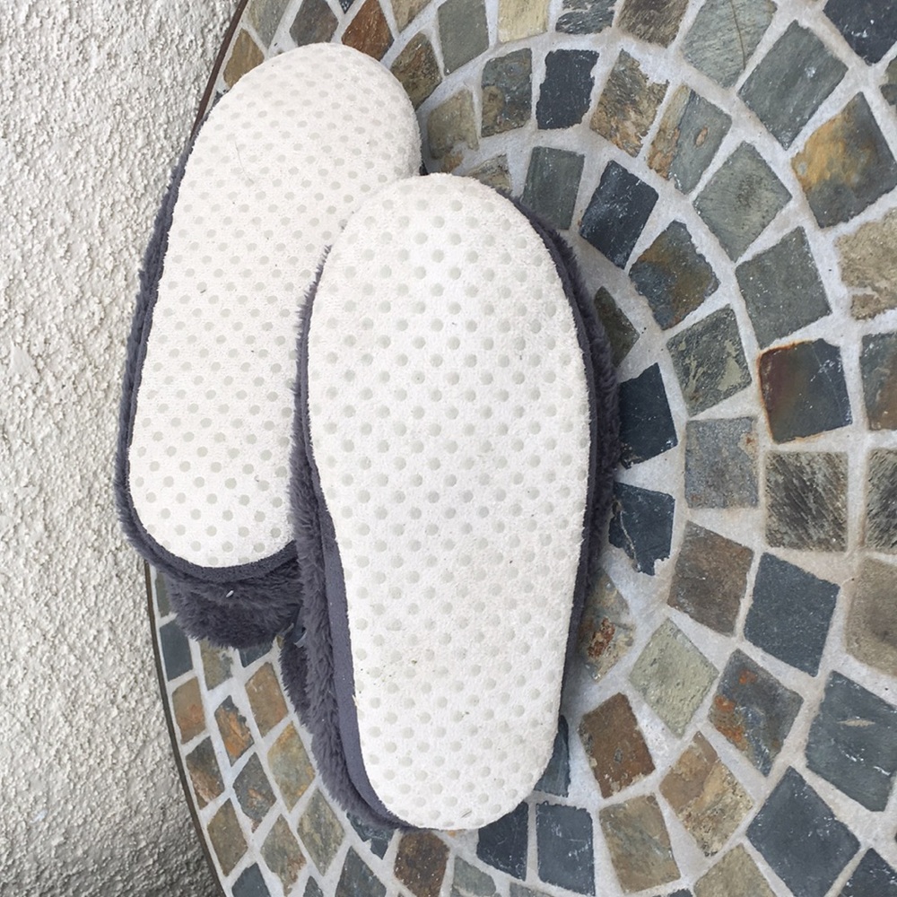 Slippers - Picture 3 of 3